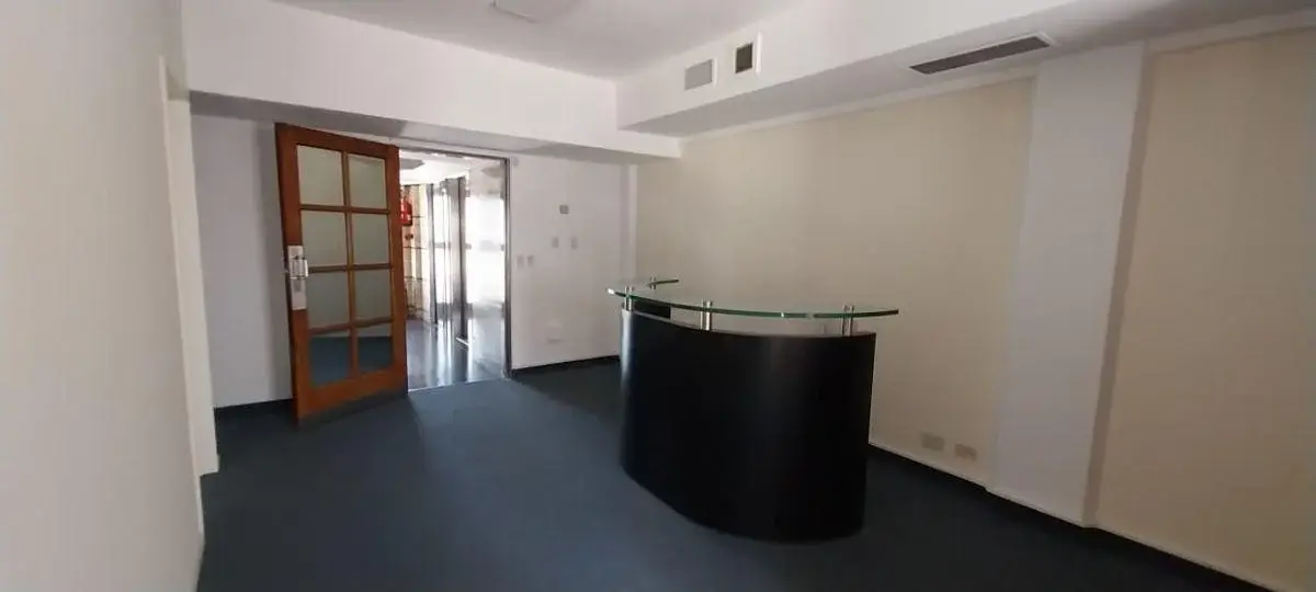 ALQUILER OFICINA 81 m2, LUMINOSA, NO RESIDENCIAL 5