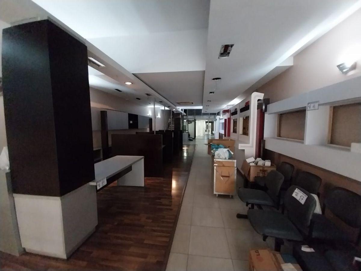 ALQUILER Excelente propiedad 910 m2  4 plantas!!!