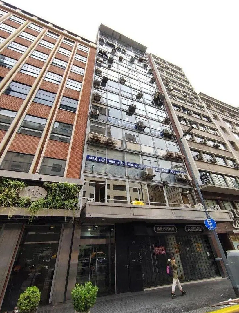 Oficina 104 M2. Piso Entero En Av. Corrientes 1