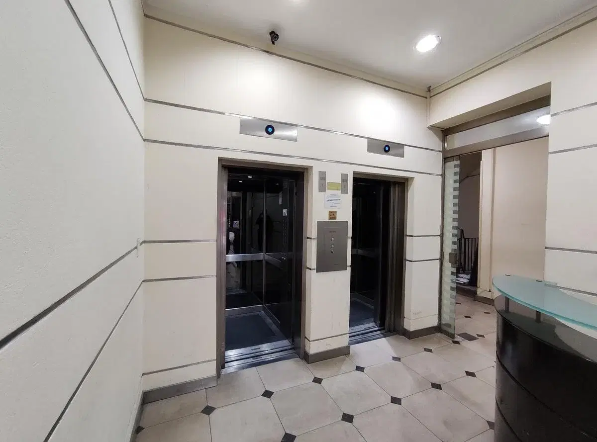 Oficina 104 M2. Piso Entero En Av. Corrientes 5