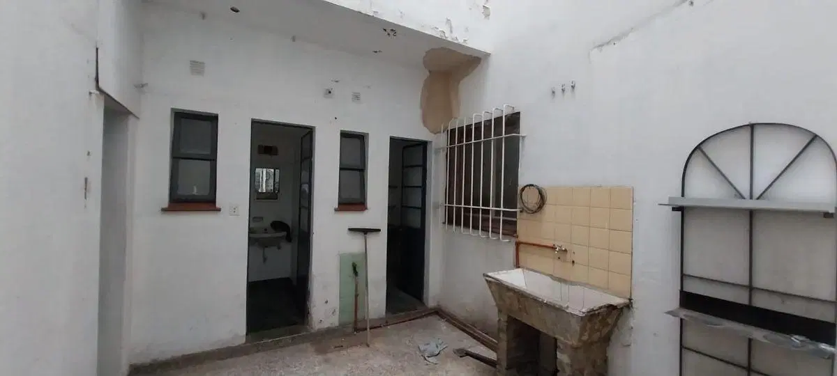 INMUEBLE DE 56 m2 PLANTA, APTO VARIOS RUBROS!!! 5
