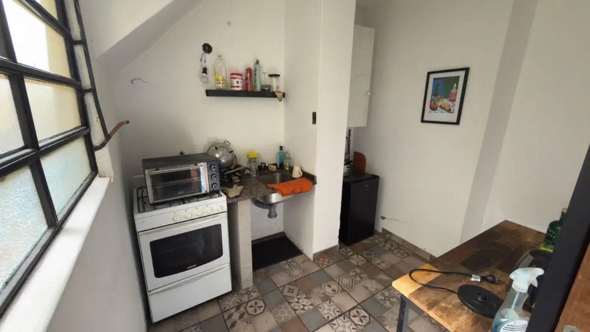 Local sobre Av. Alberdi. SIN EXPENSAS. APTO TODO RUBRO. 205 m2 tot. Con Terraza 3