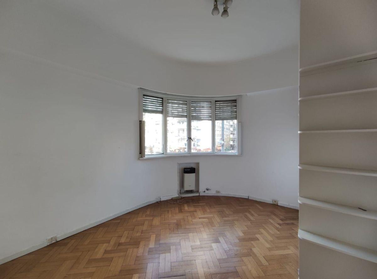 Foto de Hermoso 4 amb + Dependencia al frente 145 m2, imagen 3