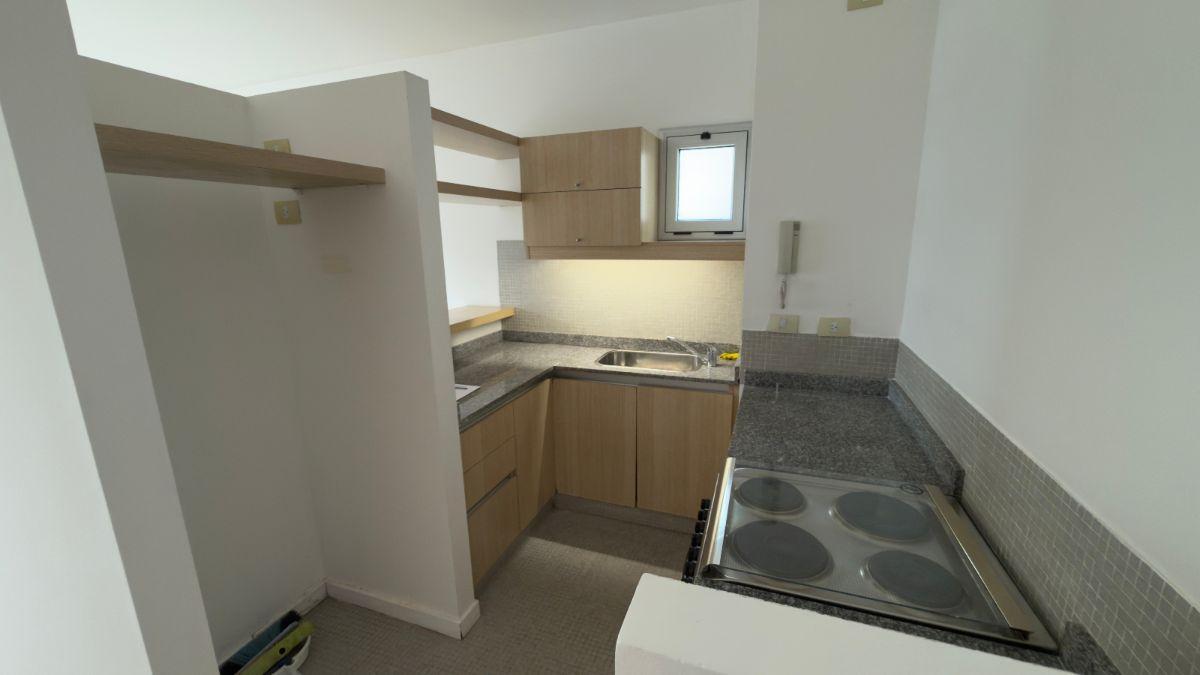 Foto de Dos ambientes, moderno, con balcón y amenities (Pileta, parrilla, imagen 4