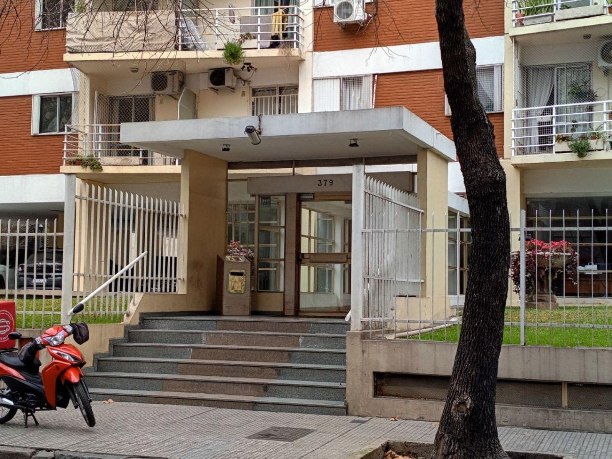 Foto de HERMOSO MONOAMBIENTE CON BALCON, POSEE PILETA Y VIGILANCIA!!!, imagen 3