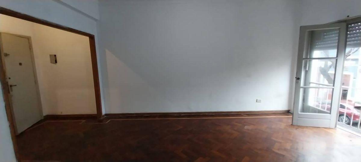 Foto de VENTA DPTO. AL FRENTE, 1ER PISO POR ESCALERA 63 m2!!!!, imagen 4