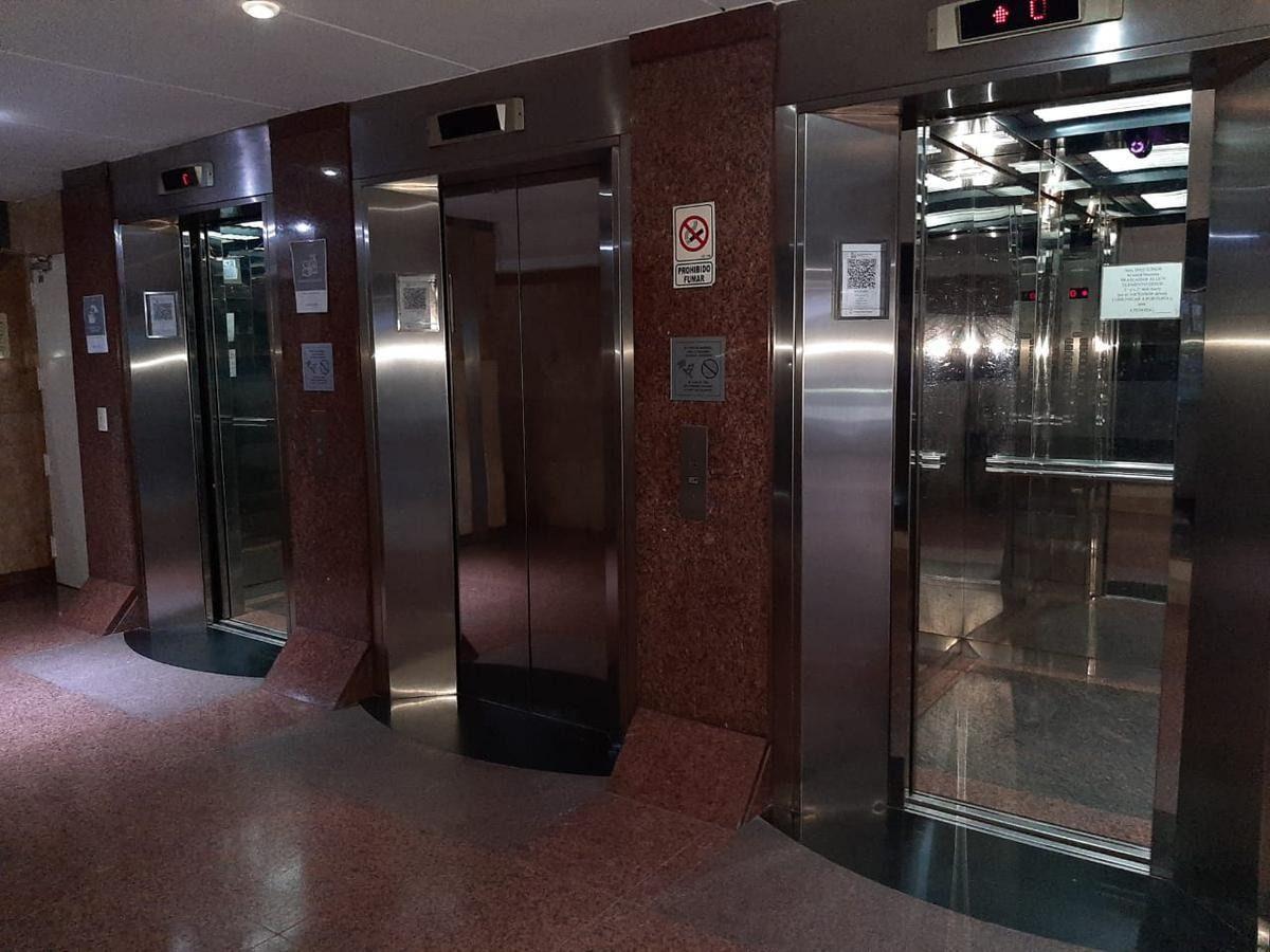 Foto de Alquiler Oficina, planta libre 620 m2, con 2 cocheras, imagen 2