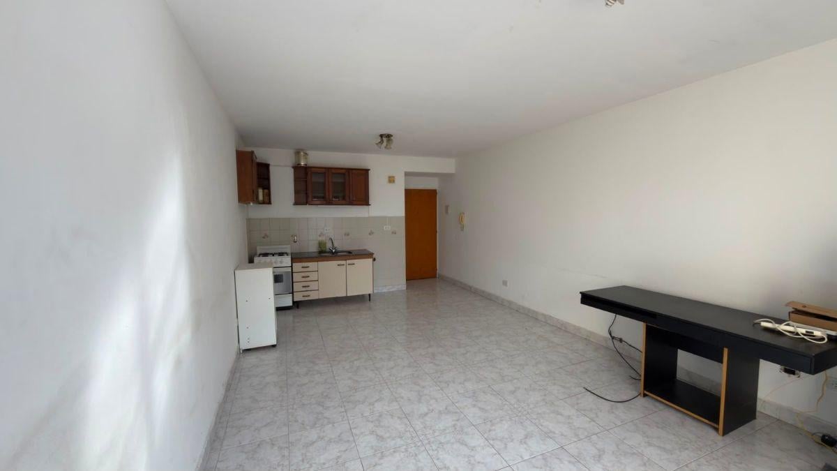 Foto de HERMOSO MONOAMBIENTE CON BALCON, POSEE PILETA Y VIGILANCIA!!!, imagen 5