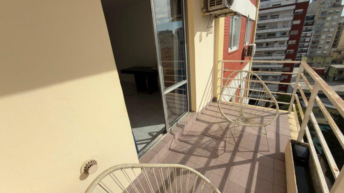 Foto de HERMOSO MONOAMBIENTE CON BALCON, PILETA Y VIGILANCIA, MUY LUMINOSO!!!, imagen 3