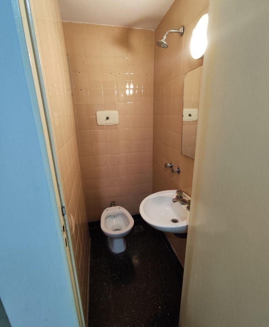 Foto de Venta de 3 ambientes con dependencia y cochera cubierta en PB. Palermo, imagen 1