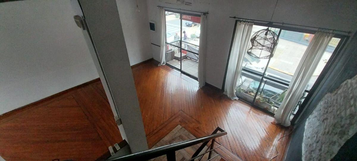 Foto de VENTA EN 3 PLANTAS, LOTE PROPIO SE VENDE CON 2 RENTAS, ZONA COMERCIAL!!!, imagen 2