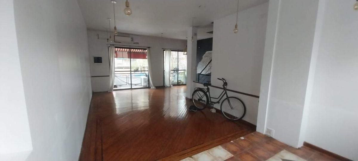 Foto de VENTA LOCAL 3 PLANTAS, SE VENDE CON 2 RENTAS, ZONA COMERCIAL!!!, imagen 4