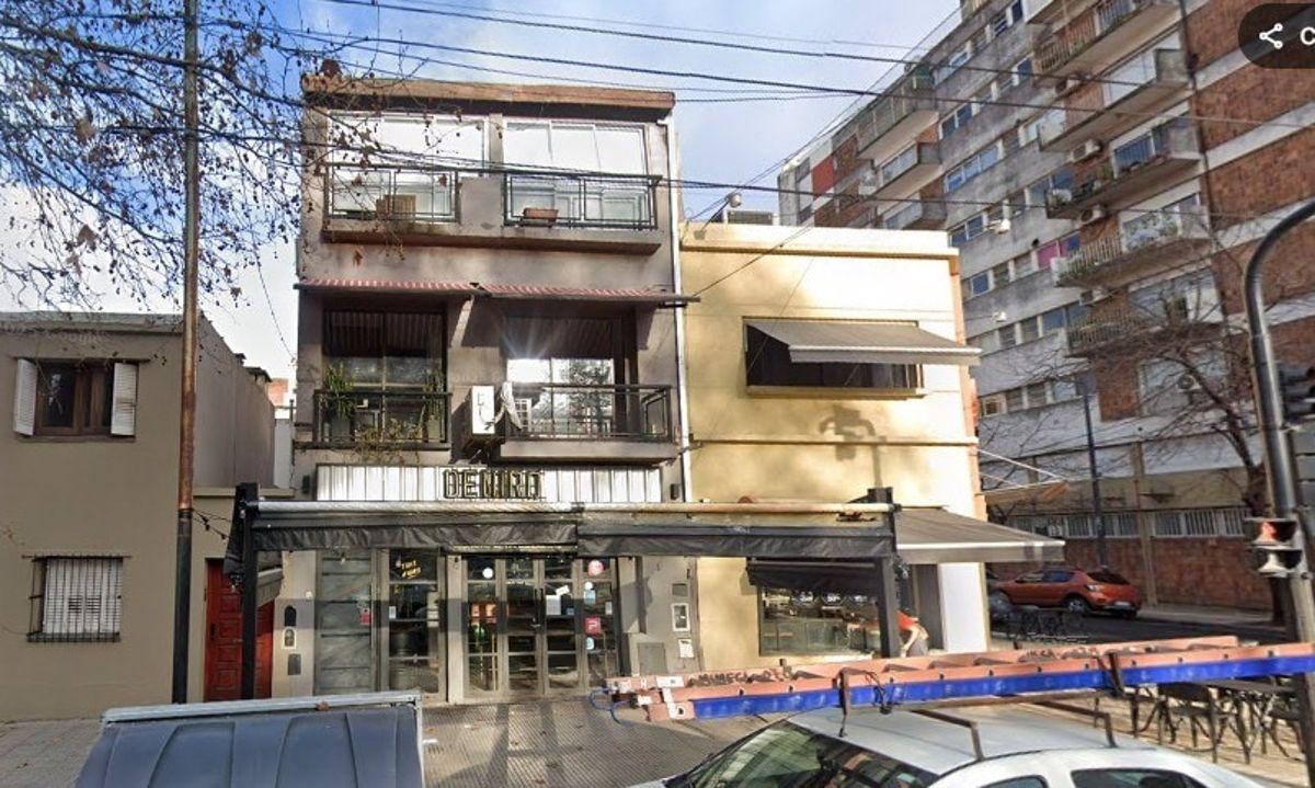 Foto de VENTA LOCAL 3 PLANTAS, SE VENDE CON 2 RENTAS, ZONA COMERCIAL!!!, imagen 1
