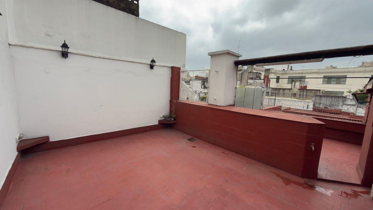 Foto de PH CON TERRAZA, PARRILLA, EN BUEN ESTADO!!! LISTO PARA INGRESAR, imagen 1