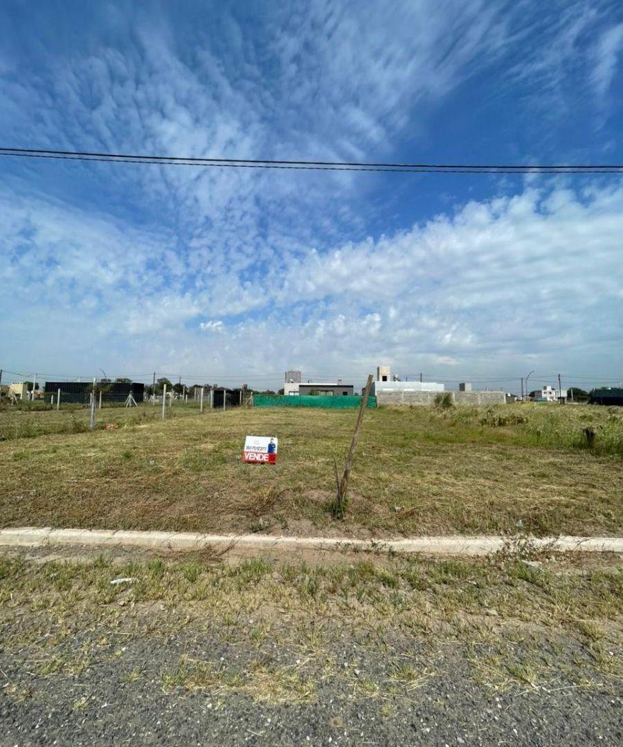 LOTE EN VENTA -504 MTS2- TODOS LOS SERVICIOS-BARRIO CAMPOS DE LUJAN- COLONIA TIROLESA