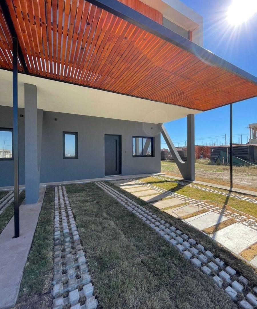 VENTA DUPLEX A ESTRENAR EN CAMPOS DE MANANTIALES-3 DORMITORIOS