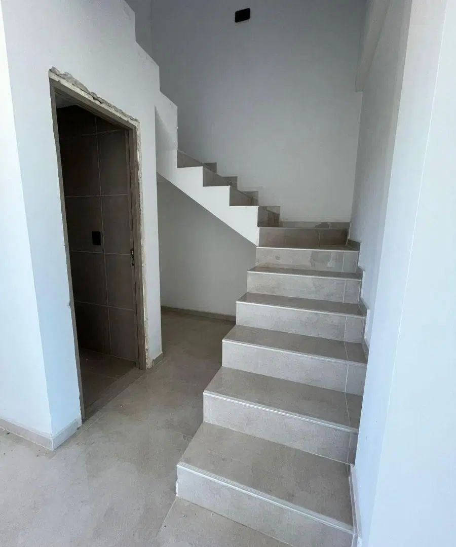 VENTA DUPLEX A ESTRENAR EN CAMPOS DE MANANTIALES-3 DORMITORIOS 4