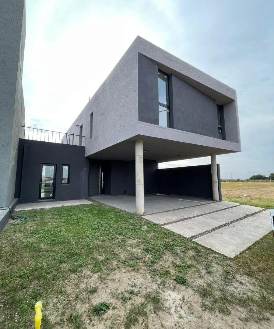 CASA EN VENTA 3 DORMITORIOS -COCHERA-TERRAZA-PATIO CON ASADOR-CUESTAS DE MANANTIALES 4