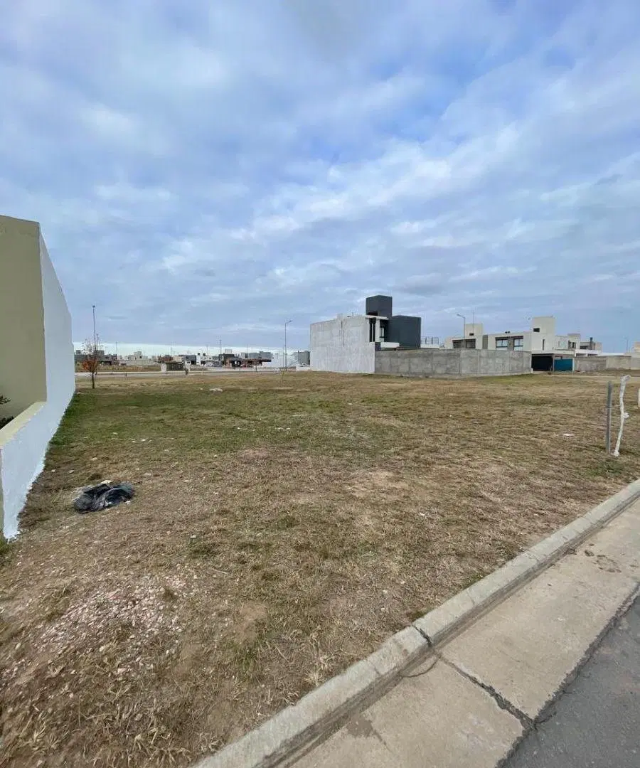 LOTE EN VENTA APTO DUPLEX DE 294 MTS2 EN COLINAS DE MANANTIALES- GRAN OPORTUINIDAD DE INVERSION!! 3