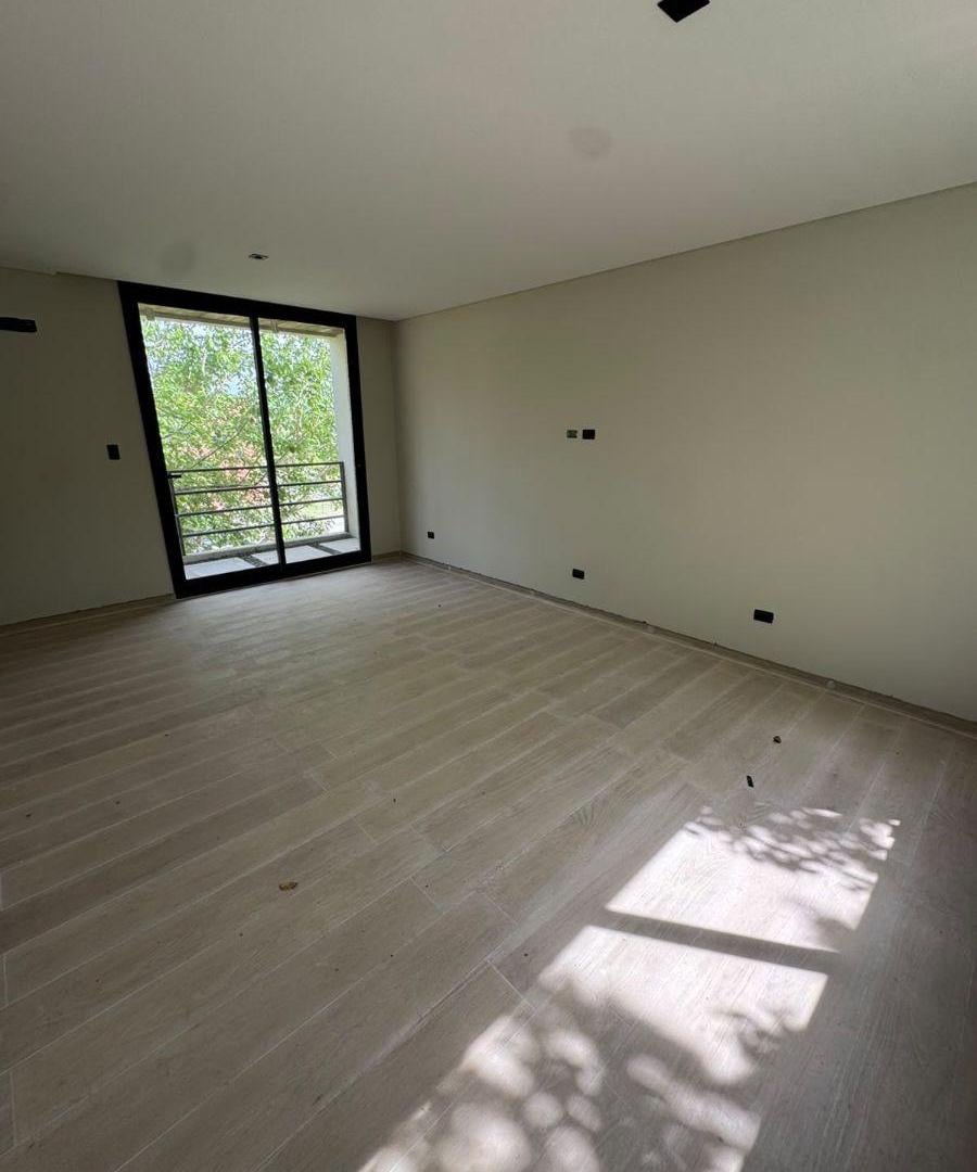 Foto de VENTA CASA DE CATEGORIA -BARRIO LA CUESTA-3 DORMITORIOS-280MS2, imagen 5