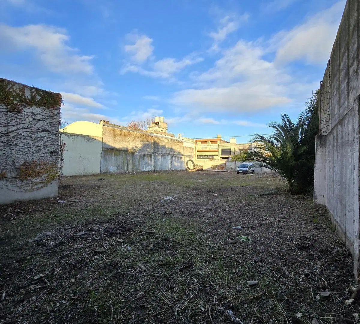 Terrenos Baldíos en bloque o separados 3