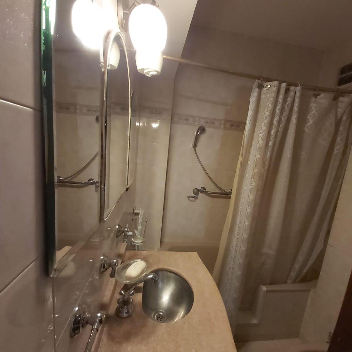 Departamento con Cochera en Barrio Martin 3