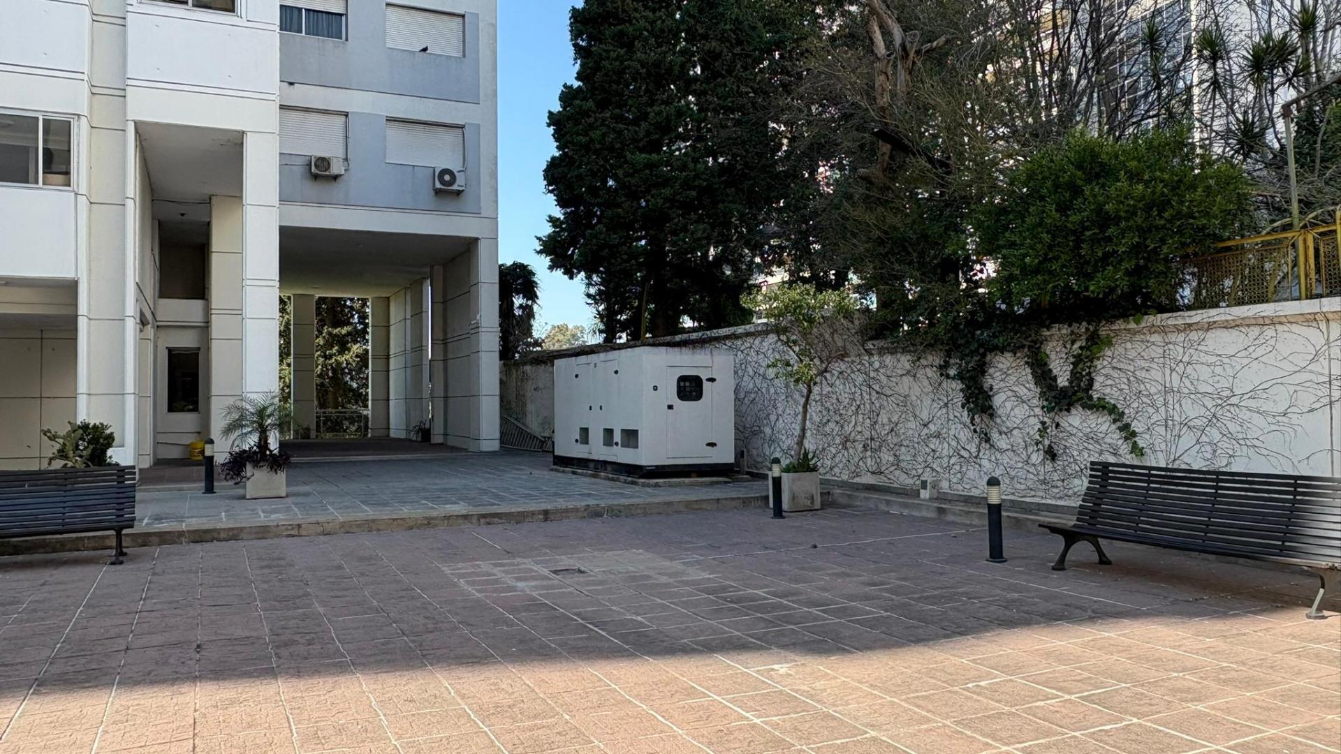 OPORTUNIDAD Imponente departamento con vista franca al río
