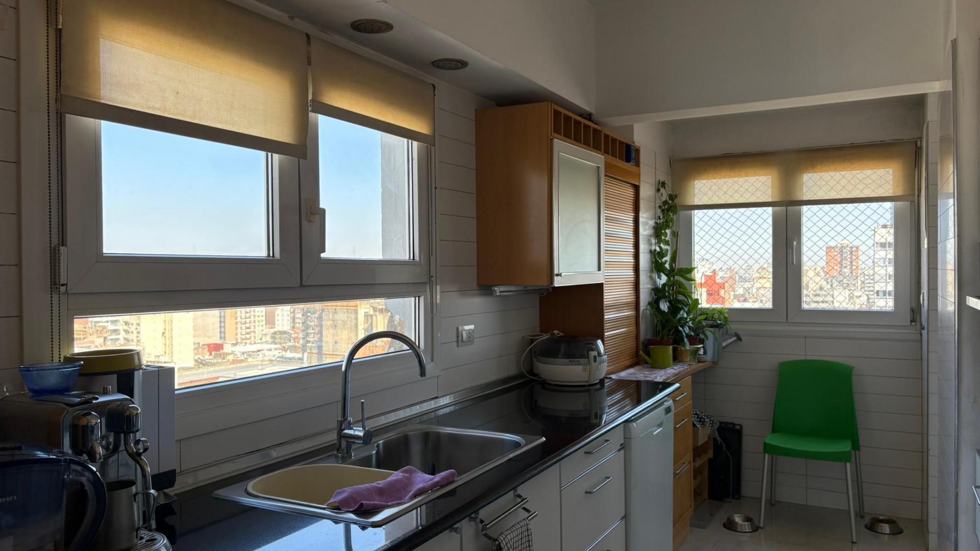 OPORTUNIDAD Imponente departamento con vista franca al río