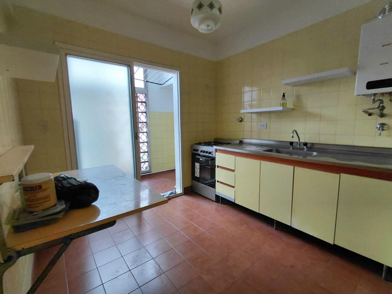 Foto de DEPARTAMENTO EN ALQUILER CONTRAFRENTE CON COCHERA Y BALCON, imagen 3