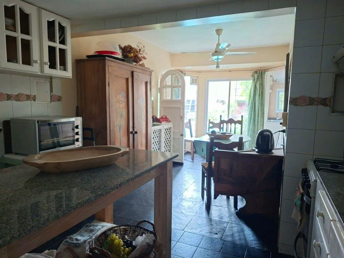 CASA EN VENTA BECCAR 5 AMB JARDÍN PILETA QUINCHO GARAGE EXCEL. UBICACION 3