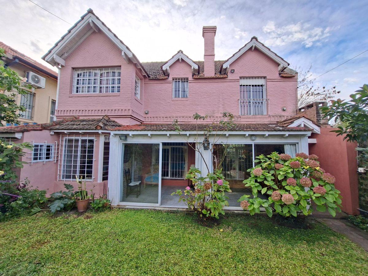 CASA EN VENTA BECCAR 5 AMB JARDÍN PILETA QUINCHO GARAGE EXCEL. UBICACION