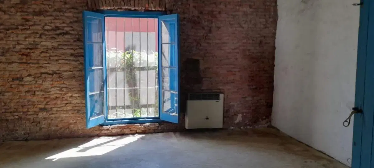 Casa con 2 dormitorios en VENTA en Béccar. Jardin. Vias a Libertador. 1