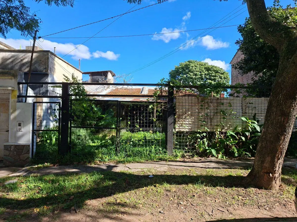 Casa con 2 dormitorios en VENTA en Béccar. Jardin. Vias a Libertador. 5