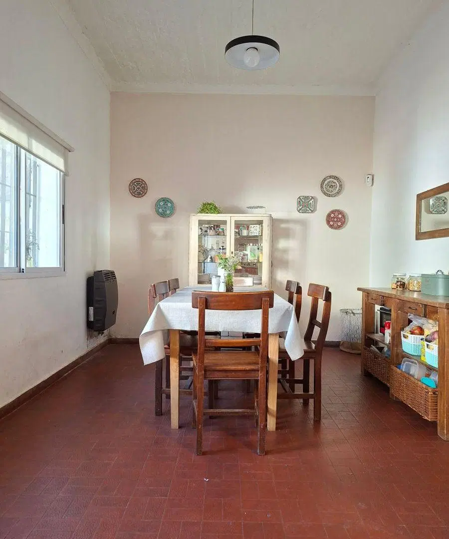 CASA en VENTA 6 DORMITORIOS PATIO PARRILLA ACASSUSO 4
