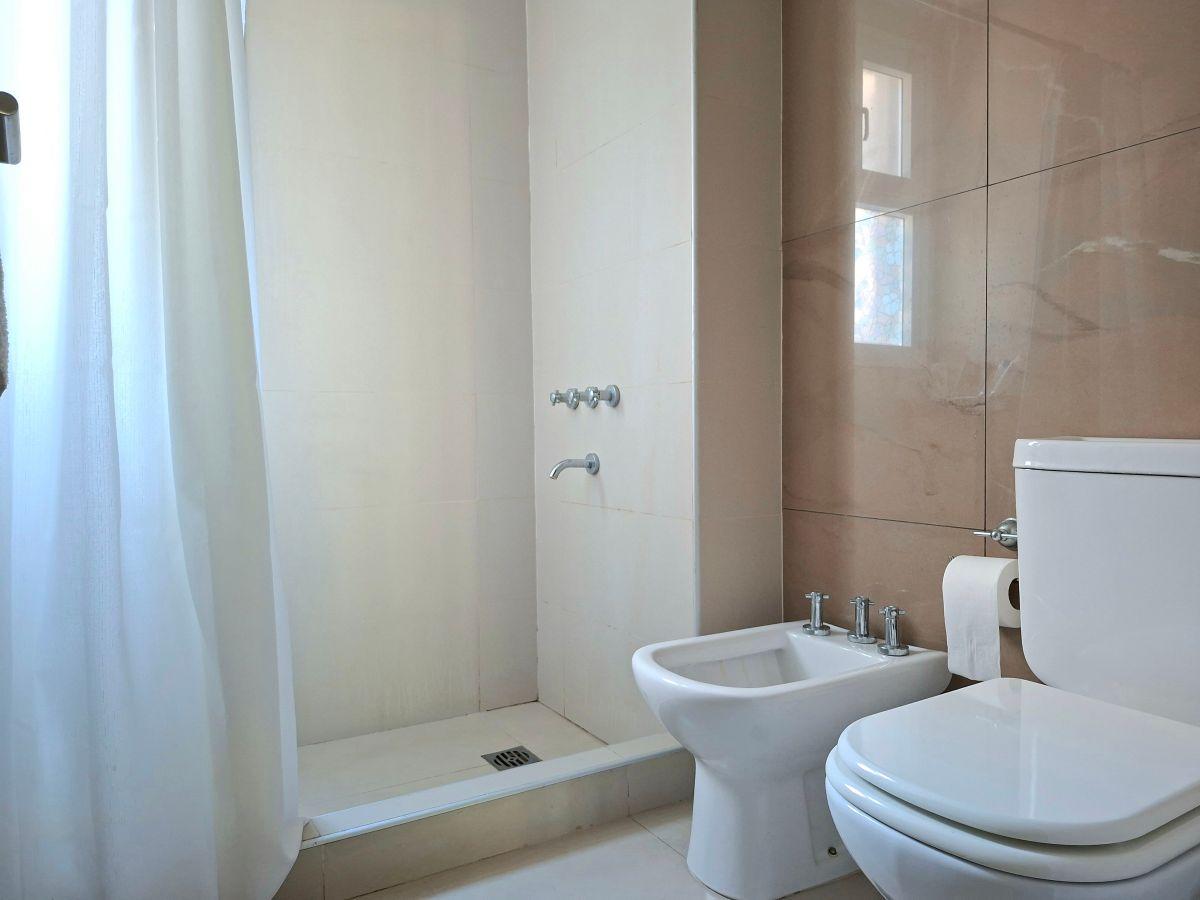 Foto de ALQUILER DEPARTAMENTO SAN ISIDRO 3 AMBIENTES 2 BAÑOS BALCON 2 COCHERAS, imagen 3