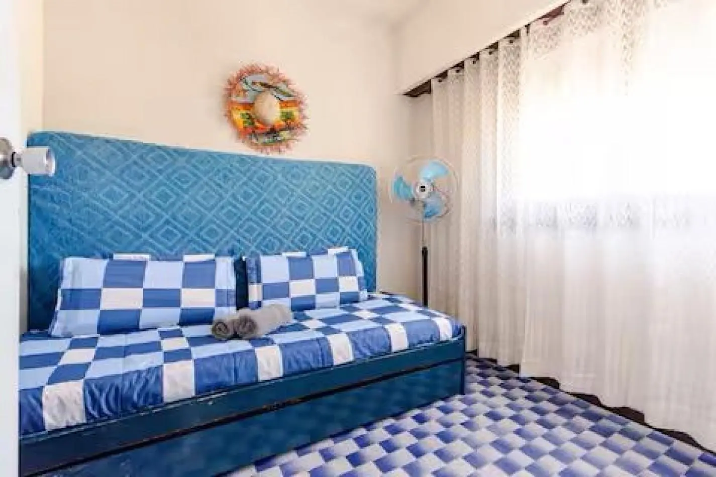 Se alquila departamento de 4 ambientes 3