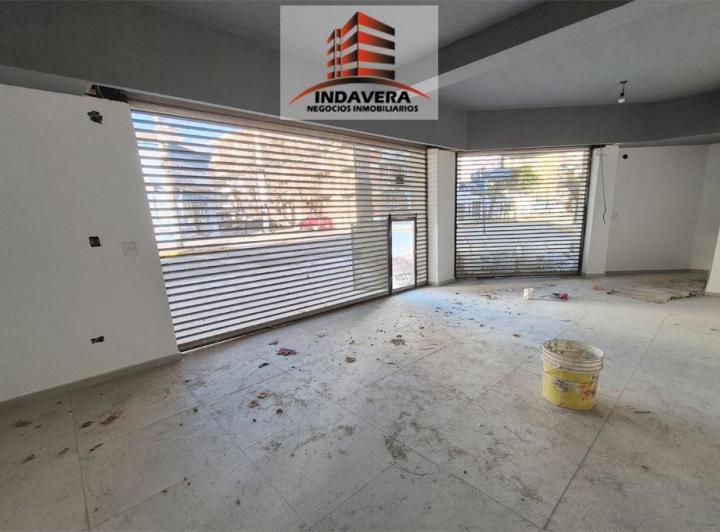 LOCAL COMERCIAL EN OCHAVA 33m2 - Sabattini y Murias