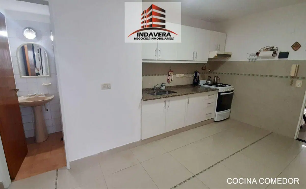 Excelente Depto de 3 Amb con Dependencia 76 m² Tot, 2 Balcones y Cochera (14m2). Caseros 5