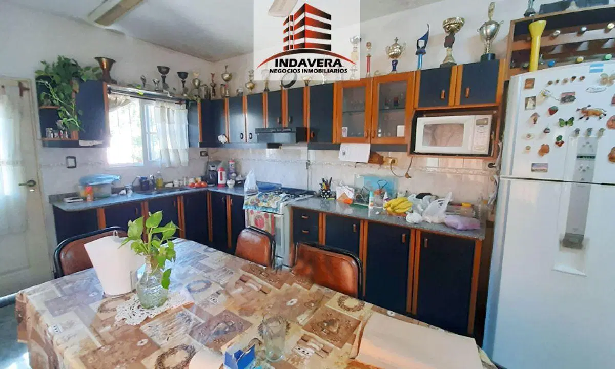 Excelente PH de 320 m2 Totales. 3 Amb. Quincho. Hermoso Fondo. Caseros Centro 8