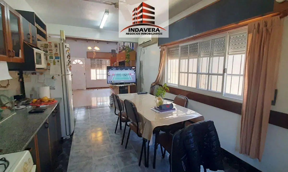 Excelente PH de 320 m2 Totales. 3 Amb. Quincho. Hermoso Fondo. Caseros Centro 4