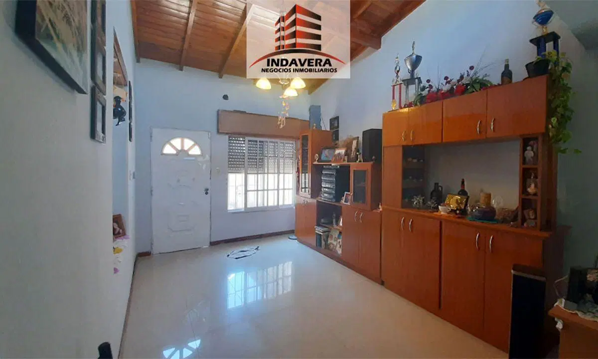 Excelente PH de 320 m2 Totales. 3 Amb. Quincho. Hermoso Fondo. Caseros Centro 3