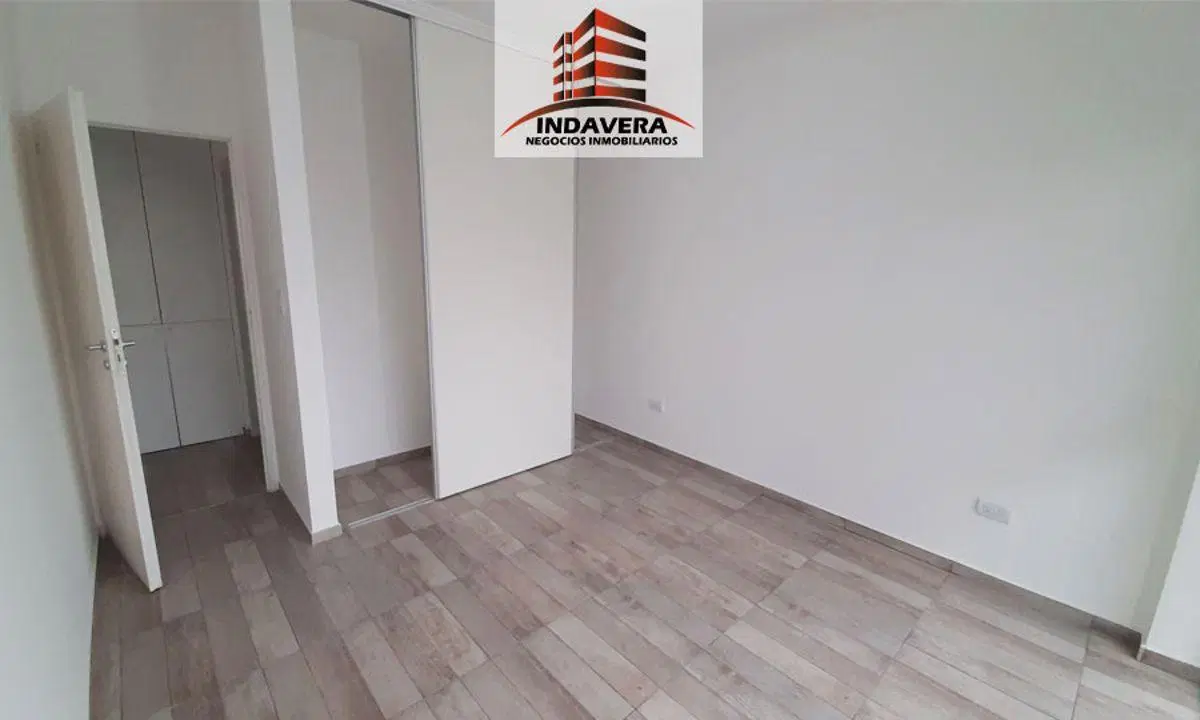 Excelente 2 AMB CON COCHERA – 45 m2 Totales. CASEROS CENTRO 2