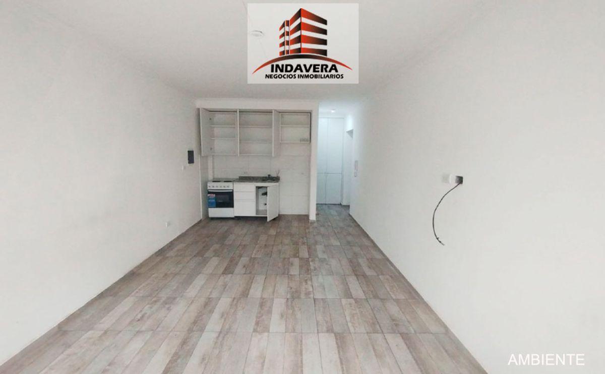 Foto de Excelente 2 AMB CON COCHERA CUBIERTA – 45 m2 Totales. CASEROS CENTRO, imagen 3