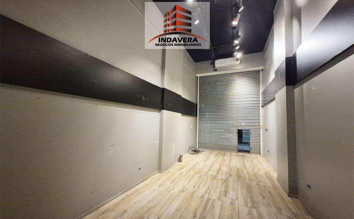 Foto de Excelente Local 71m2 Totales sobre Av. – Caseros Centro, imagen 2