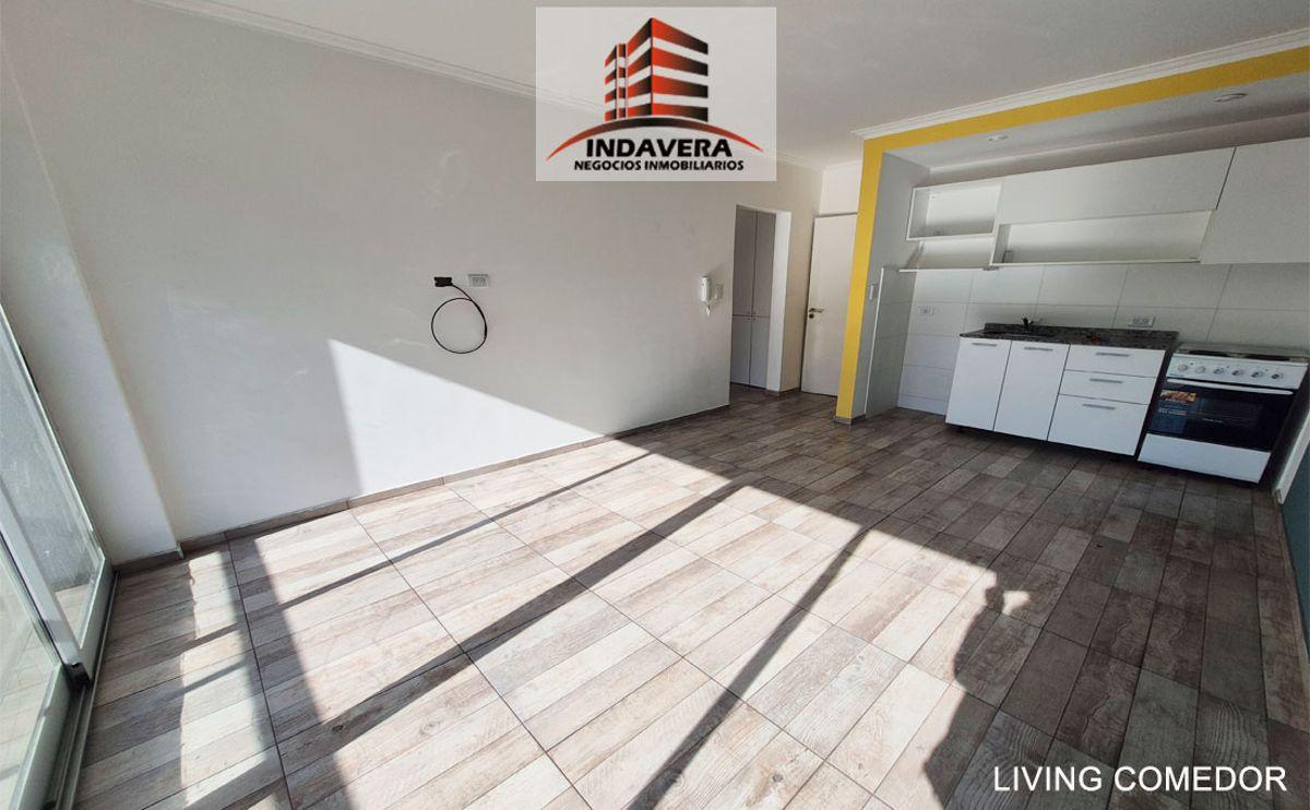 Foto de Excelente 2 AMB CON COCHERA DESCUBIERTA- 45 m2 Totales. CASEROS CENTRO, imagen 4