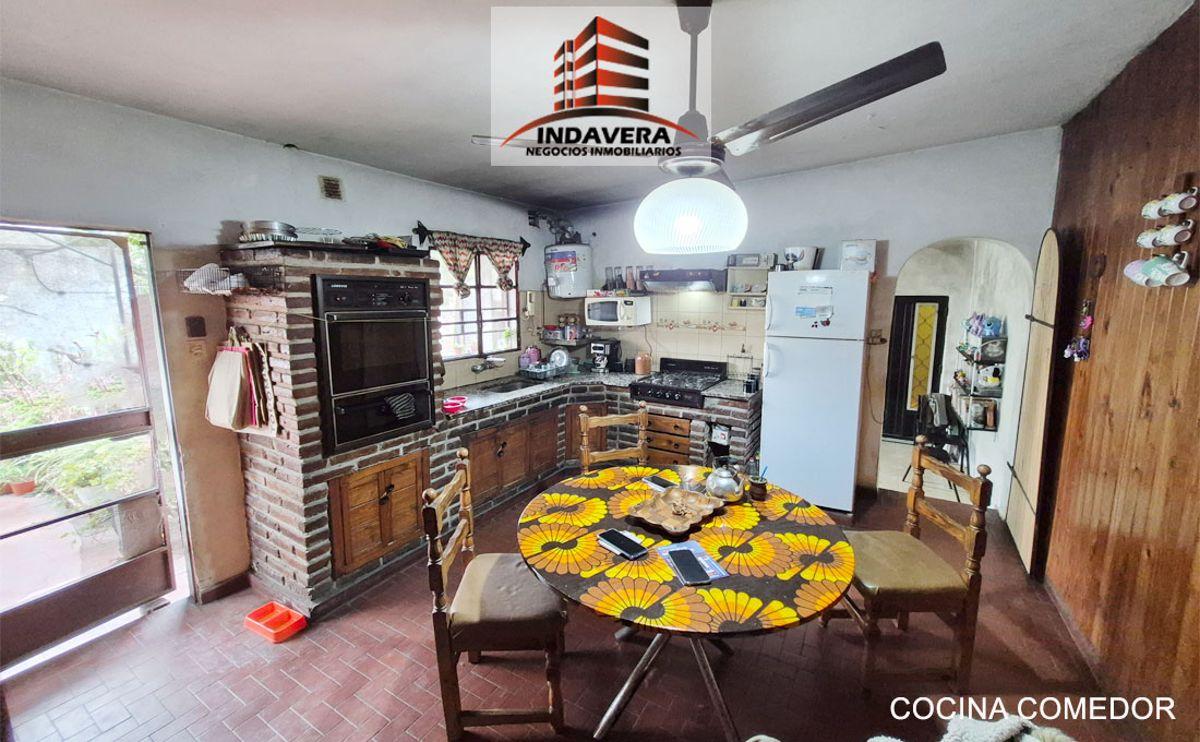 Foto de En venta 3 Deptos Tipo PH mas Galpón o local y/o Cocheras, imagen 5