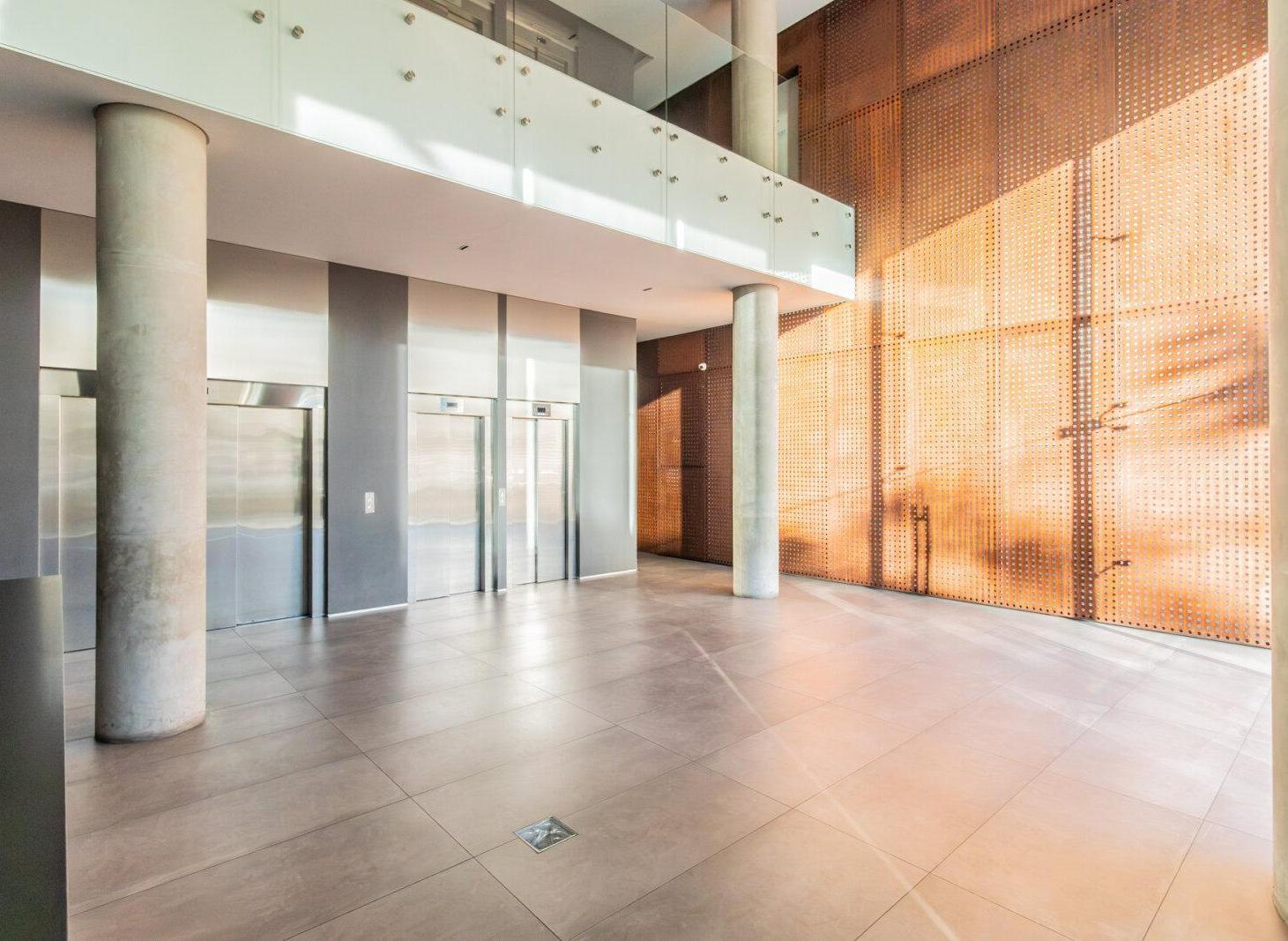 Foto de 3 AMBIENTES - COCHERA - FRENTE A PLAZA HOUSSAY - FULL AMENITIES - MET, imagen 4