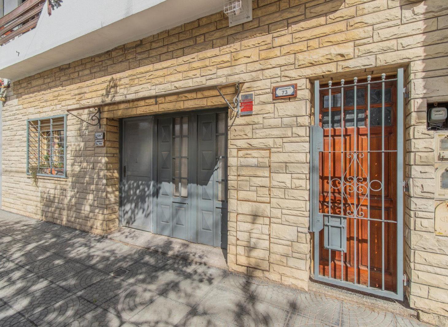 Foto de PH TIPO CASA - DOS DORMITORIOS - TERRAZA - PATIO - LANUS OESTE, imagen 3