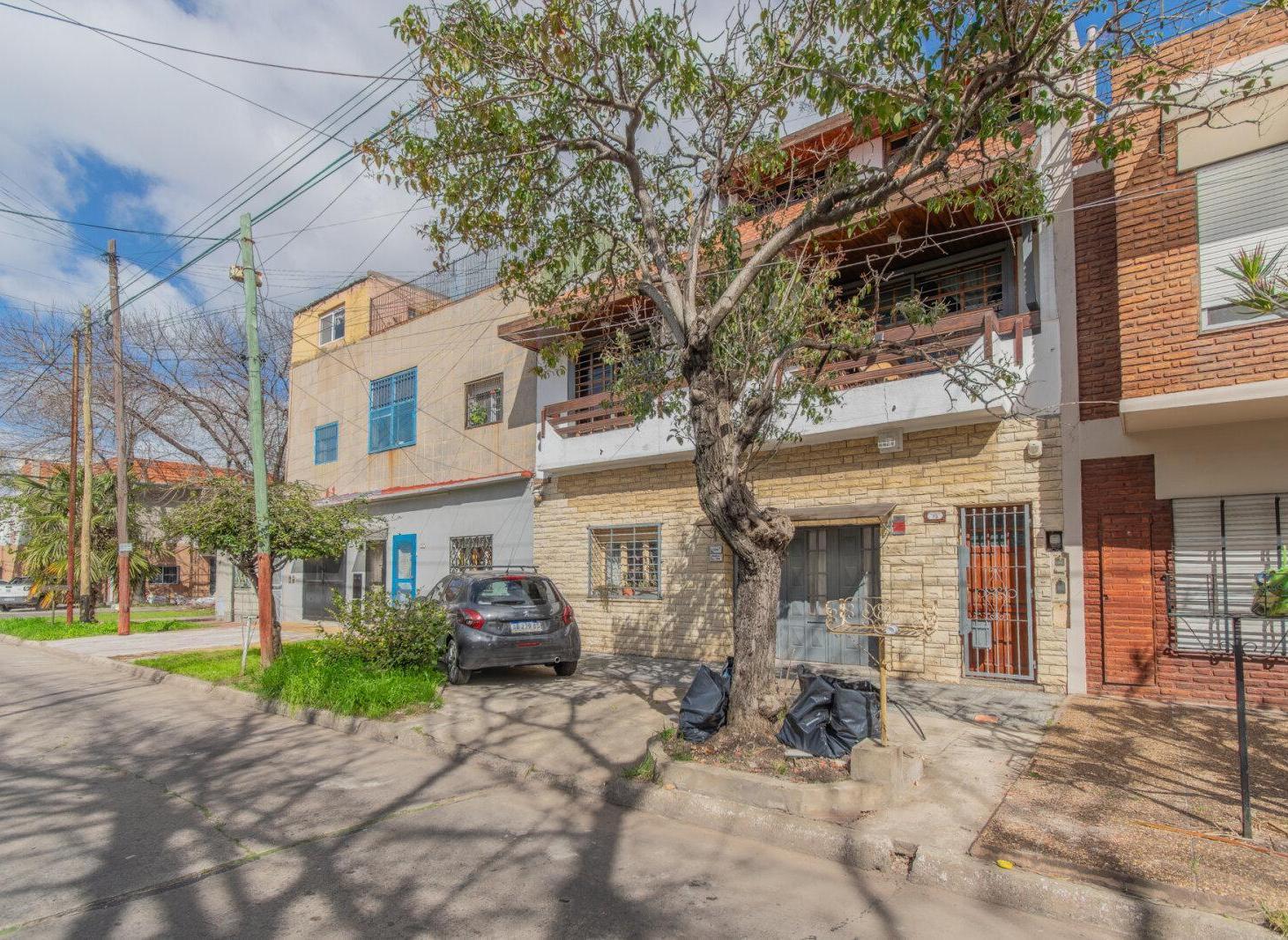 Foto de PH TIPO CASA - DOS DORMITORIOS - TERRAZA - PATIO - LANUS OESTE, imagen 4