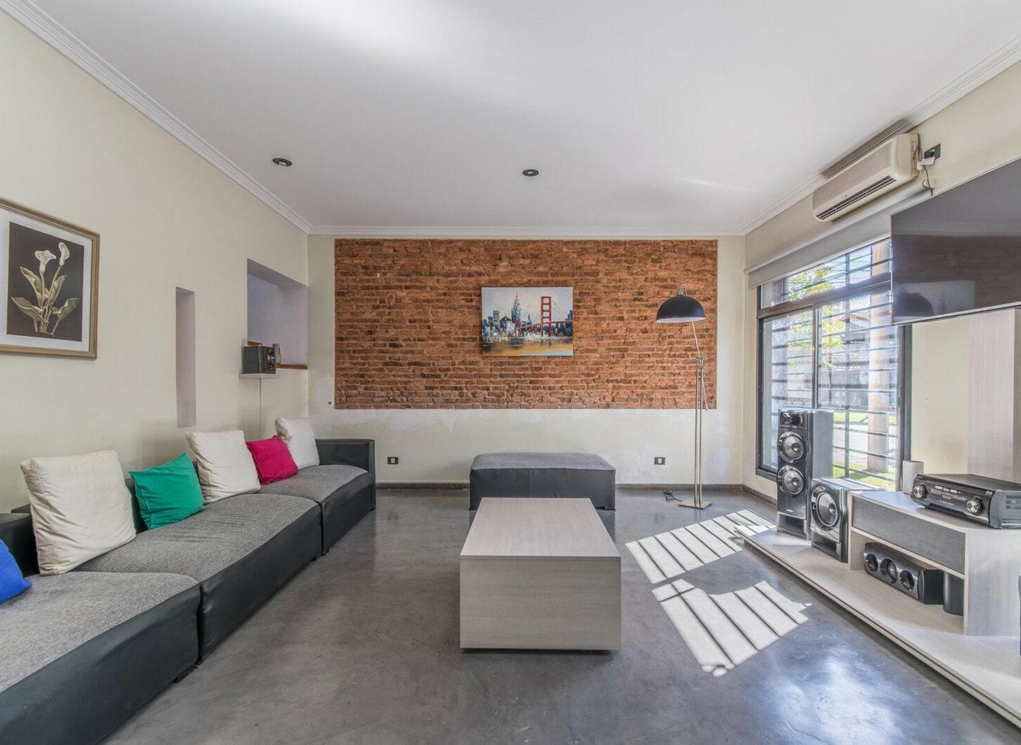Foto de CASA MODERNA CON JARDIN - TERRAZA - COCHERA - Wilde centro Avellaneda, imagen 5